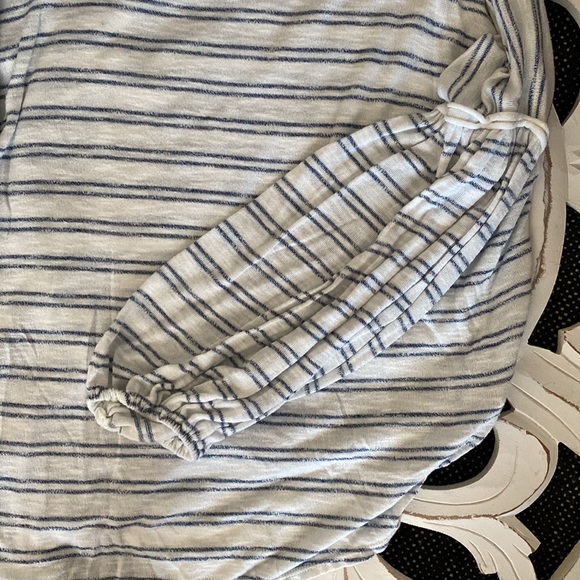 Lightweight sweater from Max Studio. Size small. - Picture 2 of 5